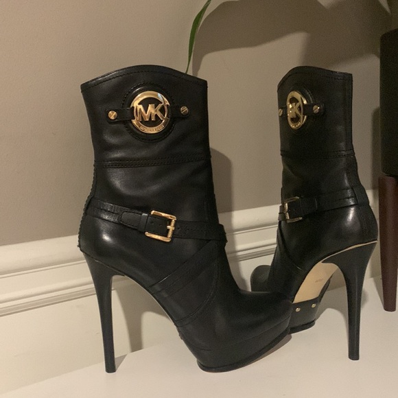 Michael Kors STOCKARD Platform Booties BLACK - Picture 4 of 13